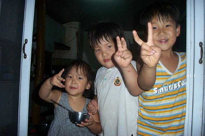 three children002.jpg