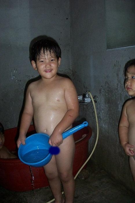 ChanGyu to take a shower001.JPG